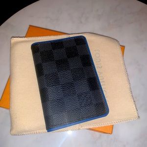 Louis Vuitton Men’s Damier Canvas Wallet